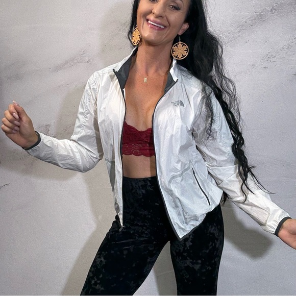 The North Face Jackets & Blazers - The North Face Women's Silver light heavyweight Jacket